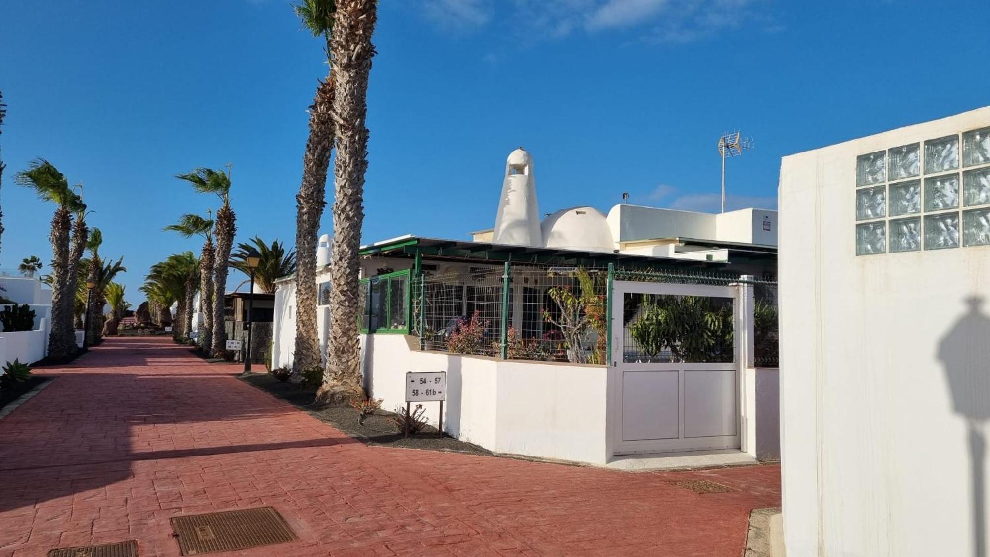 Apartamento Bungalows Isabel Maria Playa Blanca  Bagian luar foto